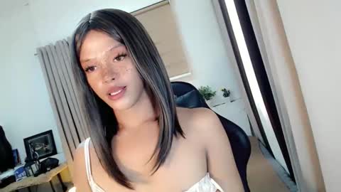 kendra_lunaxx online show from February 2026 11:46:01 PM