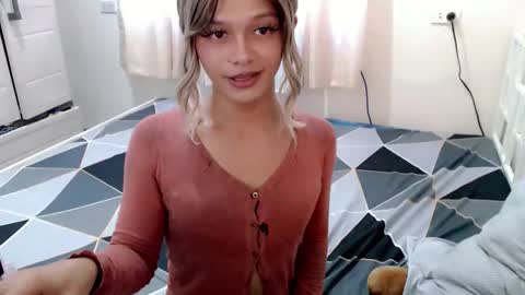 kendra_lunaxx online show from June 2026 12:32:02 AM