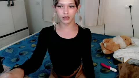 kendra_lunaxx online show from June 2026 02:19:02 PM