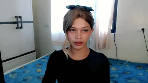 kendra_lunaxx online show from June 2026 02:12:01 AM