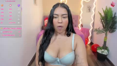 Snapshot of kendra_tay chatting on February 2025 06:39:01 AM kendra online show from February 2025 06:39:01 AM