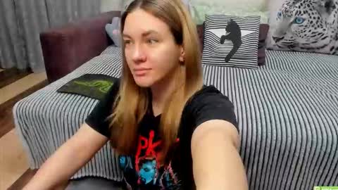 Snapshot of kendra_xx_ chatting on February 2026 11:53:02 PM Kendra online show from February 2026 11:53:02 PM