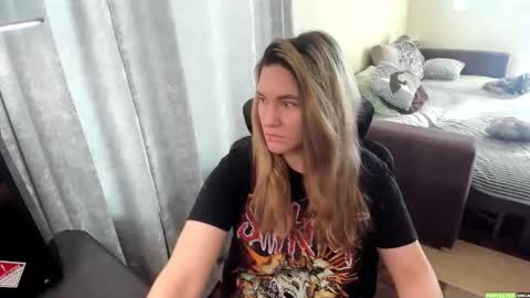 Snapshot of kendra_xx_ chatting on February 2026 08:02:02 AM Kendra online show from February 2026 08:02:02 AM