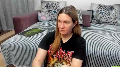 Snapshot of kendra_xx_ chatting on February 2026 01:40:02 AM Kendra online show from February 2026 01:40:02 AM