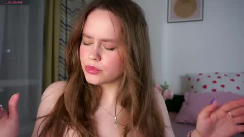 Kira online show from May 2026 10:37:02 PM