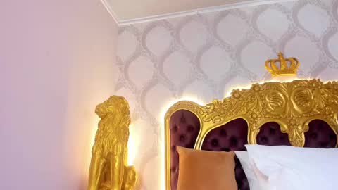 Kendral  online show from October 2025 04:53:02 AM