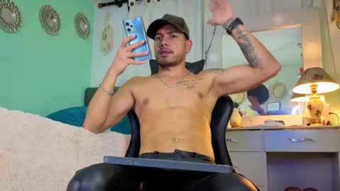 Chriss Morales online show from October 2025 02:23:02 AM