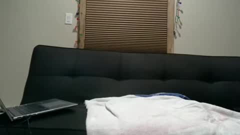 Snapshot of kenluca chatting on January 2025 10:02:02 PM Kenluca online show from January 2025 10:02:02 PM