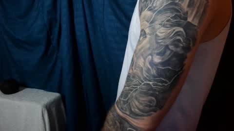 Snapshot of kennerfox77 chatting on December 2024 06:44:01 AM Kennfox777 online show from December 2024 06:44:01 AM