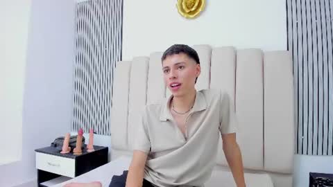 Snapshot of kenny_hank chatting on July 2026 03:46:01 AM kenny_hank online show from July 2026 03:46:01 AM