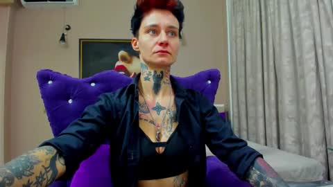 Sellena and Kenny online show from December 2025 07:20:02 PM