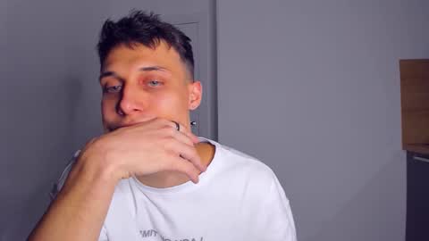 Snapshot of kenter_parker chatting on October 2025 07:09:02 PM Peter online show from October 2025 07:09:02 PM