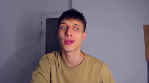 Snapshot of kenter_parker chatting on November 2025 08:14:01 PM Peter online show from November 2025 08:14:01 PM