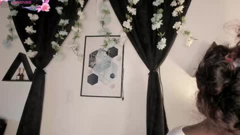 KENTHA  online show from April 2026 10:39:02 AM