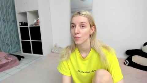 Kenzie online show from July 2026 01:40:01 PM