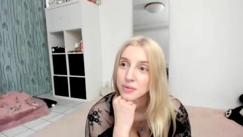 Kenzie online show from July 2026 12:41:02 PM