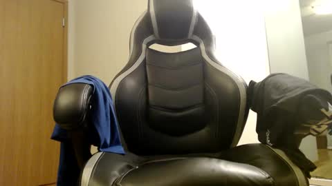 Snapshot of kert19 chatting on December 2024 02:11:01 PM KerKER online show from December 2024 02:11:01 PM