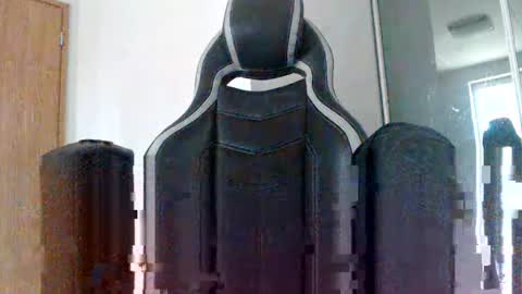 Snapshot of kert19 chatting on October 2025 06:48:01 AM KerKER online show from October 2025 06:48:01 AM