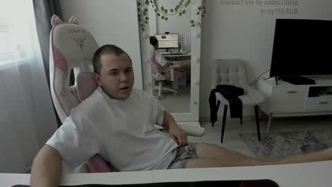 kesh_mne online show from September 2025 11:45:01 AM