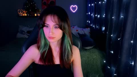 Snapshot of keti_moon chatting on December 2025 05:50:01 PM Keti 3 online show from December 2025 05:50:01 PM