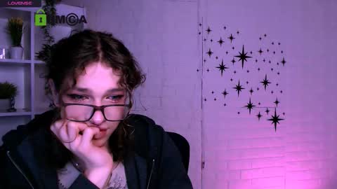 Snapshot of kevi_sunn chatting on November 2025 08:38:02 PM kevi here online show from November 2025 08:38:02 PM