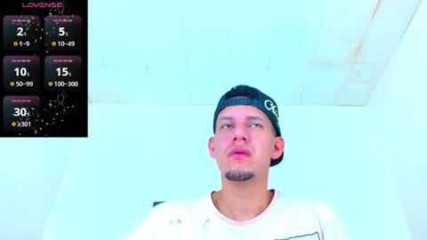 Snapshot of kevin__max_ chatting on October 2025 01:17:01 PM Kev online show from October 2025 01:17:01 PM