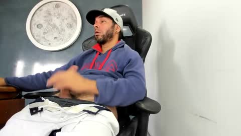 Snapshot of kevin_bronx chatting on February 2025 02:26:02 PM Kevin online show from February 2025 02:26:02 PM