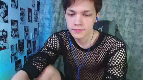 Kevin online show from October 2025 04:24:02 AM