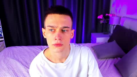 Snapshot of kevin_kess chatting on February 2025 03:47:01 PM Ask me online show from February 2025 03:47:01 PM