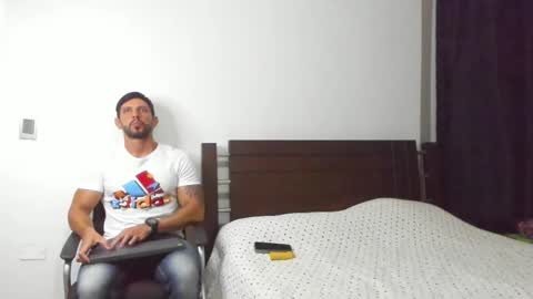 kevin_malone22 online show from January 2025 11:35:01 PM