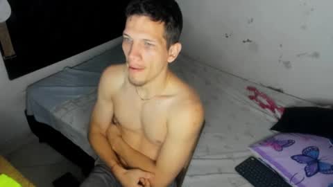 Snapshot of kevinkewma chatting on October 2025 02:04:02 PM kevinkewma online show from October 2025 02:04:02 PM