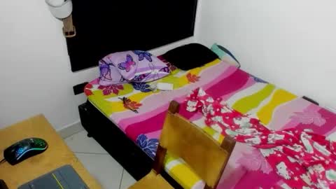 Snapshot of kevinkewma chatting on October 2025 12:15:02 PM kevinkewma online show from October 2025 12:15:02 PM