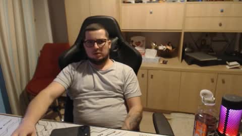 Snapshot of kevinnlovely chatting on October 2025 07:25:02 PM Kevinn online show from October 2025 07:25:02 PM