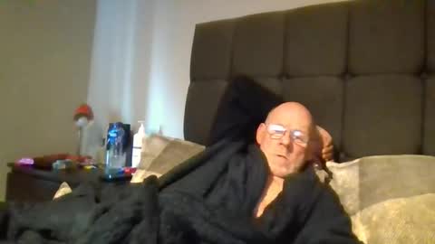 kevlooking4sez online show from October 2025 11:50:01 AM