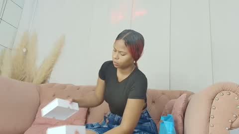 Keyla  online show from October 2025 12:03:02 PM