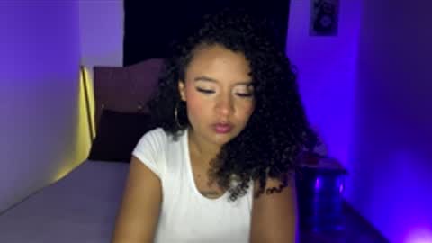 Snapshot of keyla_roberts_ chatting on April 2026 01:01:01 AM Adhara. Help me reach 100 likes online show from April 2026 01:01:01 AM