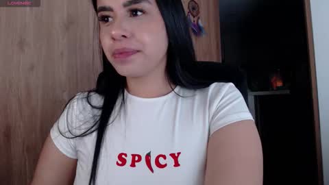 Snapshot of keyn_laurent_ chatting on December 2025 02:17:02 AM Laura online show from December 2025 02:17:02 AM