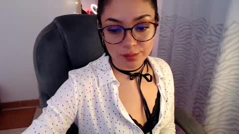 Snapshot of khal_girl chatting on December 2024 01:39:01 AM Liss online show from December 2024 01:39:01 AM