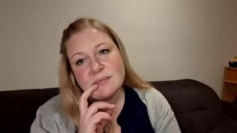 Snapshot of khaleesi0890 chatting on November 2025 05:22:01 PM khaleesi0890 online show from November 2025 05:22:01 PM