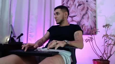 KhalicaN online show from May 2026 04:17:02 AM