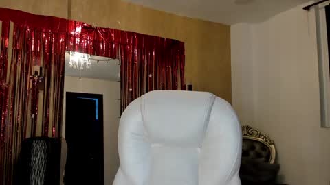 Snapshot of khloe_houston chatting on January 2025 12:47:02 PM Khloe online show from January 2025 12:47:02 PM