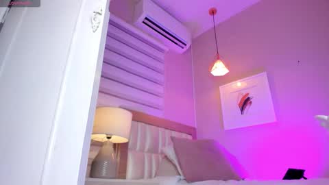 Snapshot of khloe_sweeet chatting on October 2025 11:33:02 AM khloe_sweeet online show from October 2025 11:33:02 AM