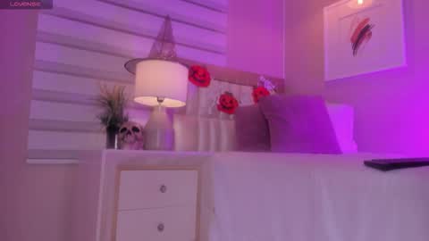 Snapshot of khloe_sweeet chatting on November 2025 11:34:01 AM khloe_sweeet online show from November 2025 11:34:01 AM