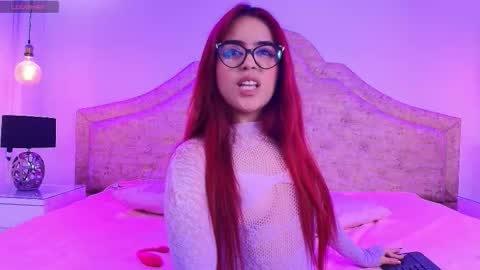 Snapshot of khloejohnson chatting on October 2025 03:29:02 AM khloejohnson online show from October 2025 03:29:02 AM