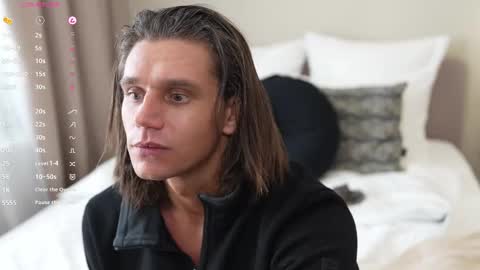 Snapshot of khokhol1999 chatting on March 2025 12:09:02 PM Eric online show from March 2025 12:09:02 PM