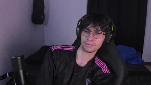 khozler_ online show from September 2025 02:02:01 AM