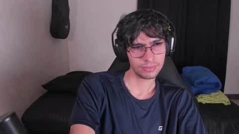 khozler_ online show from September 2025 02:04:01 AM