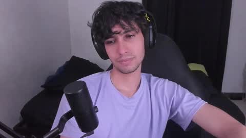 khozler_ online show from October 2025 04:10:01 AM