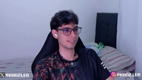 Snapshot of khozler_ chatting on March 2026 02:06:02 AM khozler_ online show from March 2026 02:06:02 AM