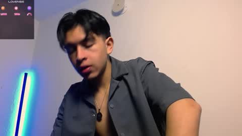 Adrian  Chlloe online show from December 2025 04:03:02 PM